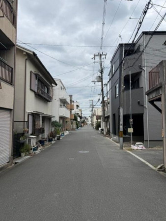 大阪市旭区新森、新築一戸建ての前面道路を含む現地写真画像です