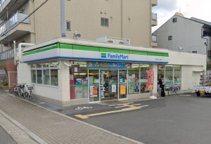 大阪市都島区都島北通、マンションのコンビニ画像です