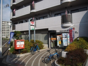 大阪市都島区都島南通、マンションの郵便局画像です