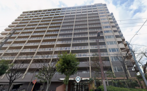 大阪市生野区中川、マンションの外観画像です