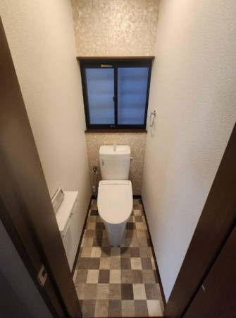 大阪市城東区新喜多東、中古一戸建てのトイレ画像です