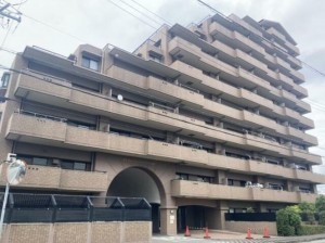 松阪市川井町、マンションの画像です