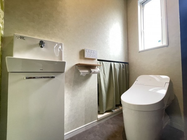古賀市花見南、中古一戸建てのトイレ画像です