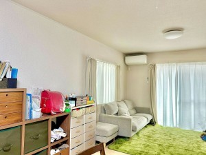 古賀市日吉、中古一戸建ての居間画像です