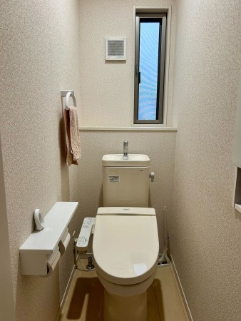 古賀市日吉、中古一戸建てのトイレ画像です