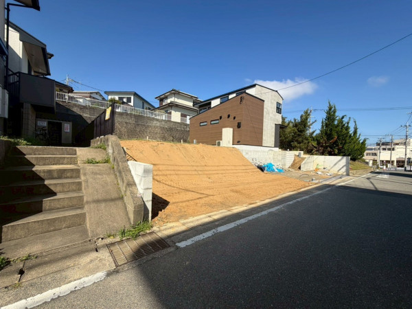 福津市福間南、土地の前面道路を含む現地写真画像です
