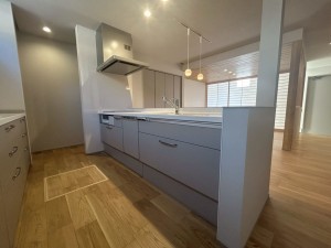 古賀市花見東、新築一戸建てのキッチン画像です