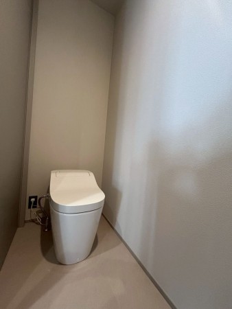 古賀市花見東、新築一戸建てのトイレ画像です