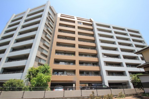福津市花見が丘、マンションの画像です
