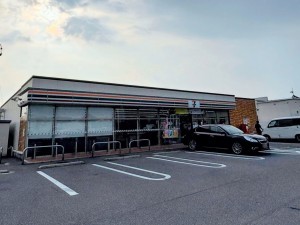 福岡市東区美和台、新築一戸建てのコンビニ画像です
