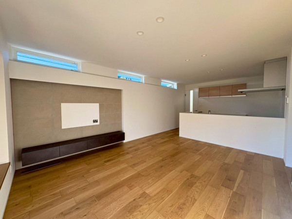 福岡市東区美和台、新築一戸建ての居間画像です