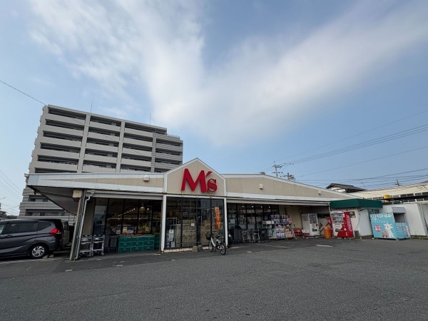 福岡市東区美和台、新築一戸建てのスーパー画像です