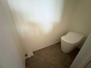 宗像市稲元、新築一戸建てのトイレ画像です