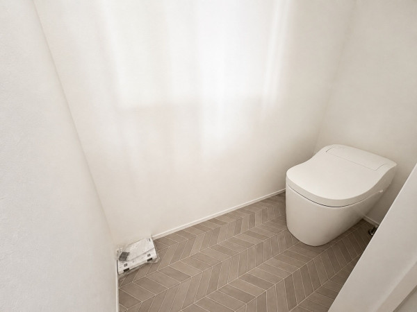 宗像市稲元、新築一戸建てのトイレ画像です