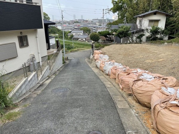 福岡市東区香椎駅東、土地の前面道路を含む現地写真画像です