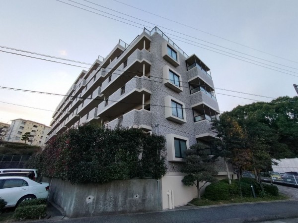 福岡市東区舞松原、マンションの画像です