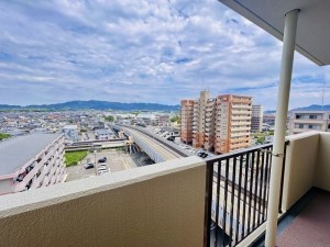 古賀市花見東、マンションの画像です