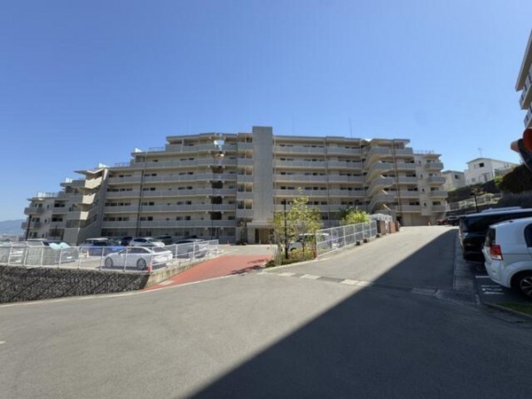 福岡市東区舞松原、マンションの画像です