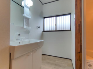 松阪市嬉野八田町、中古一戸建ての洗面画像です