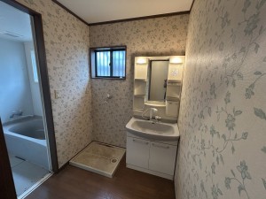 松阪市久保町、中古一戸建ての洗面画像です