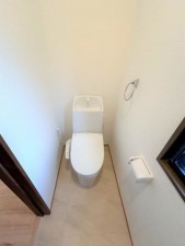 松阪市平成町、中古一戸建てのトイレ画像です