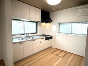 松阪市大津町、中古一戸建てのキッチン画像です
