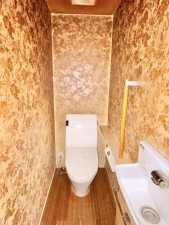 松阪市豊原町、中古一戸建てのトイレ画像です