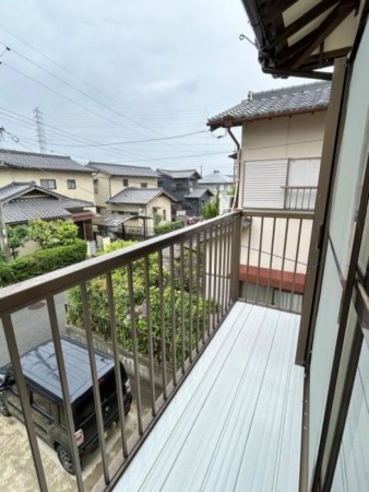 松阪市下村町、中古一戸建てのバルコニー画像です
