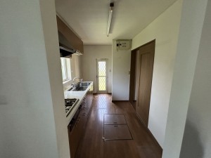 松阪市虹が丘町、中古一戸建てのキッチン画像です