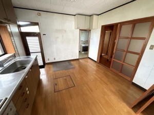 松阪市石津町、中古一戸建てのキッチン画像です