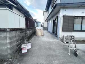 松阪市五月町、中古一戸建ての駐車場画像です