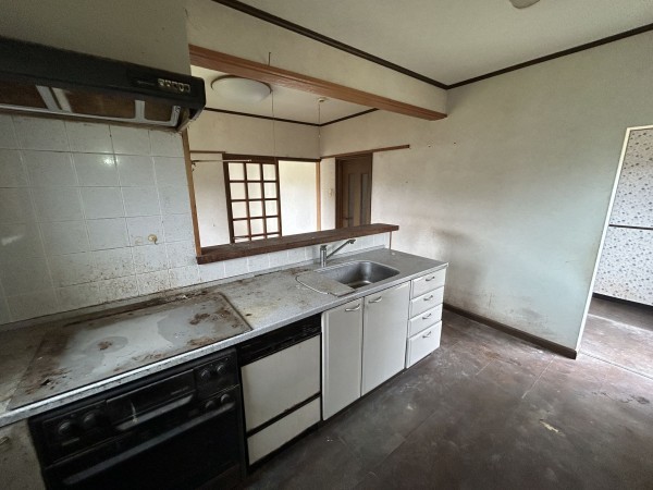 松阪市嬉野宮野町、中古一戸建てのキッチン画像です