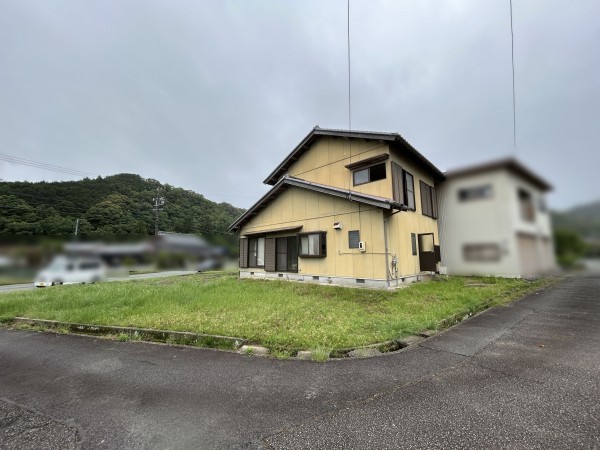 松阪市嬉野宮野町、中古一戸建ての外観画像です