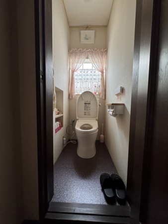 松阪市豊原町、中古一戸建てのトイレ画像です