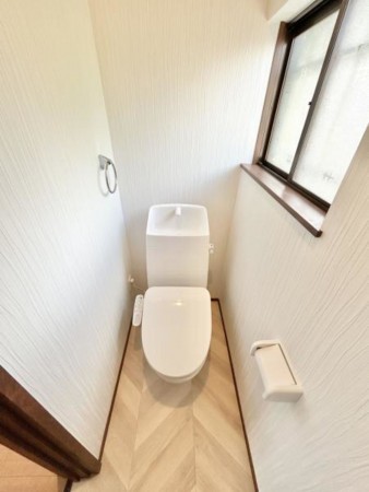 松阪市久保町、中古一戸建てのトイレ画像です