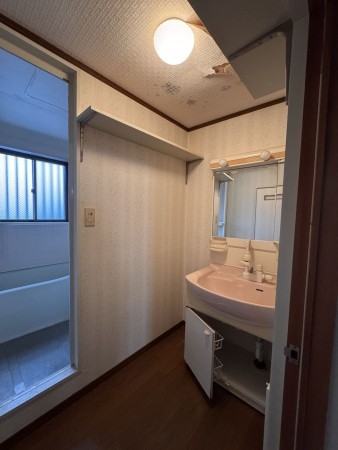 松阪市日野町、中古一戸建ての洗面画像です
