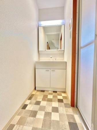 松阪市久保町、中古一戸建てのトイレ画像です