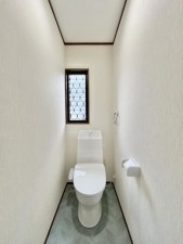 松阪市嬉野黒田町、中古一戸建てのトイレ画像です