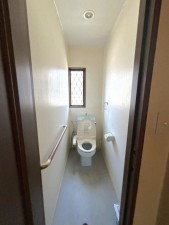 松阪市嬉野黒田町、中古一戸建てのトイレ画像です
