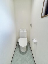 松阪市嬉野黒田町、中古一戸建てのトイレ画像です