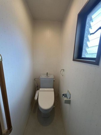 松阪市嬉野黒田町、中古一戸建てのトイレ画像です