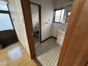 松阪市大津町、中古一戸建ての洗面画像です