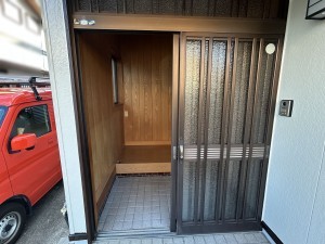 松阪市大津町、中古一戸建ての玄関画像です
