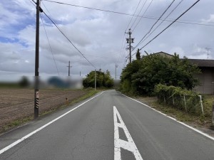 松阪市八重田町、収益物件/工場の前面道路を含む現地写真画像です