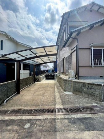 松阪市久保町、中古一戸建ての駐車場画像です