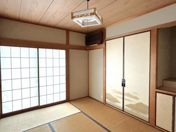 松阪市虹が丘町、中古一戸建ての内装画像です