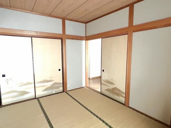 松阪市虹が丘町、中古一戸建ての内装画像です
