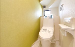 松阪市五反田町、新築一戸建てのトイレ画像です