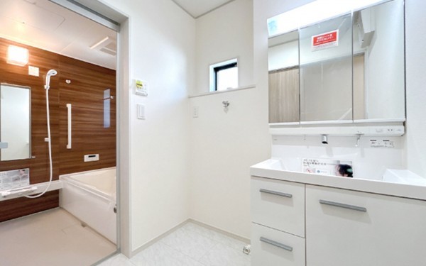 松阪市五反田町、新築一戸建ての洗面画像です