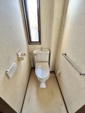 松阪市垣鼻町、中古一戸建てのトイレ画像です